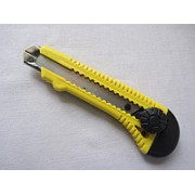 Нож канцелярский 18 мм с железной направляющей FORTUNE